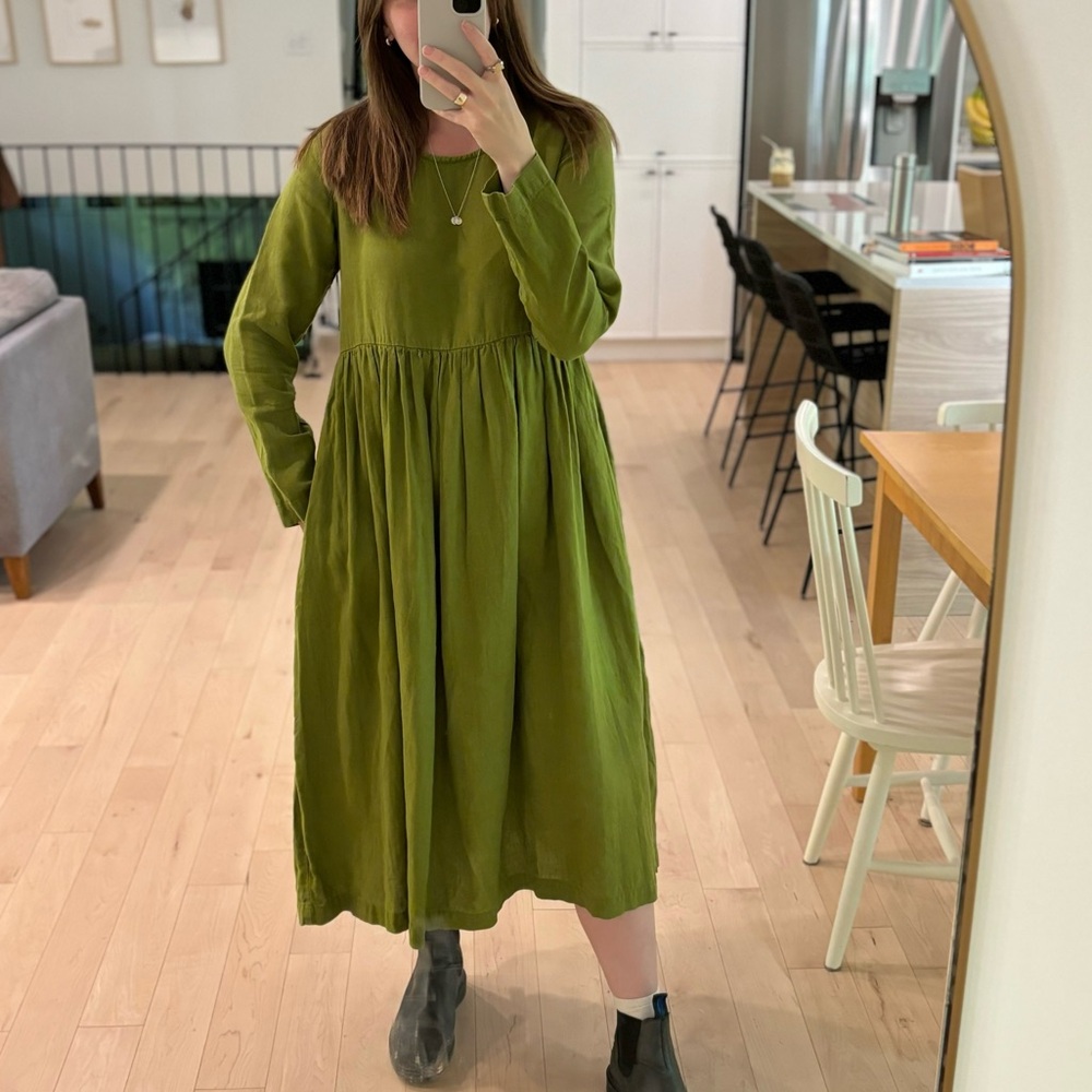 Not Perfect Linen Emilie Long Sleeve Maxi Smocked Dress Size S / M Moss Green
